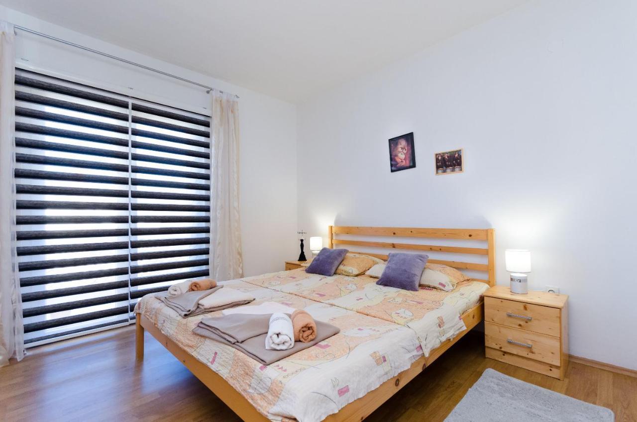 Apartments Luka Supetarska Draga Luaran gambar